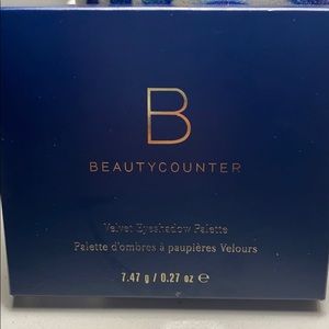 New in box  beauty counter eyeshadow palette